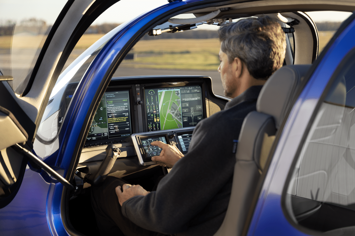 SR Series G7: Cirrus Perspective Touch+™